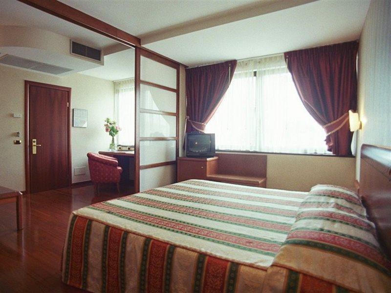 Hotel Palace Verona Exterior foto